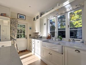 Kitchen- click for photo gallery